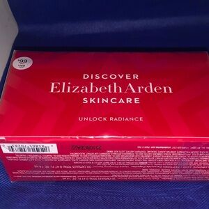 Elizabeth Arden Skincare Set in Vibrant Red